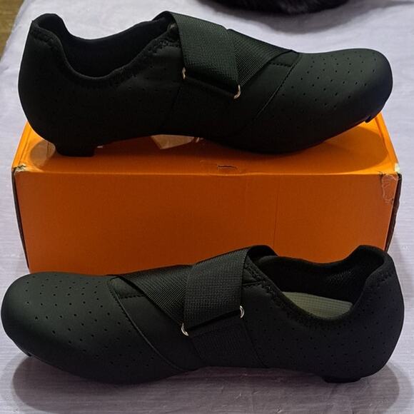 VikoViren Unisex Cycling Shoes Compatible with Peloton & Other Spin Bikes main image 8